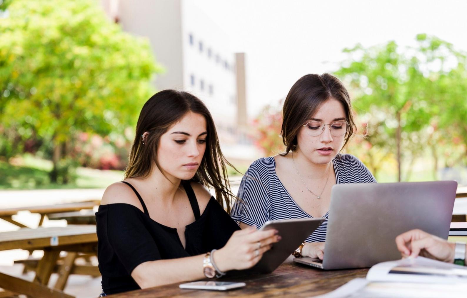 Professionelle Finanzberatung mit modernen Analysemethoden